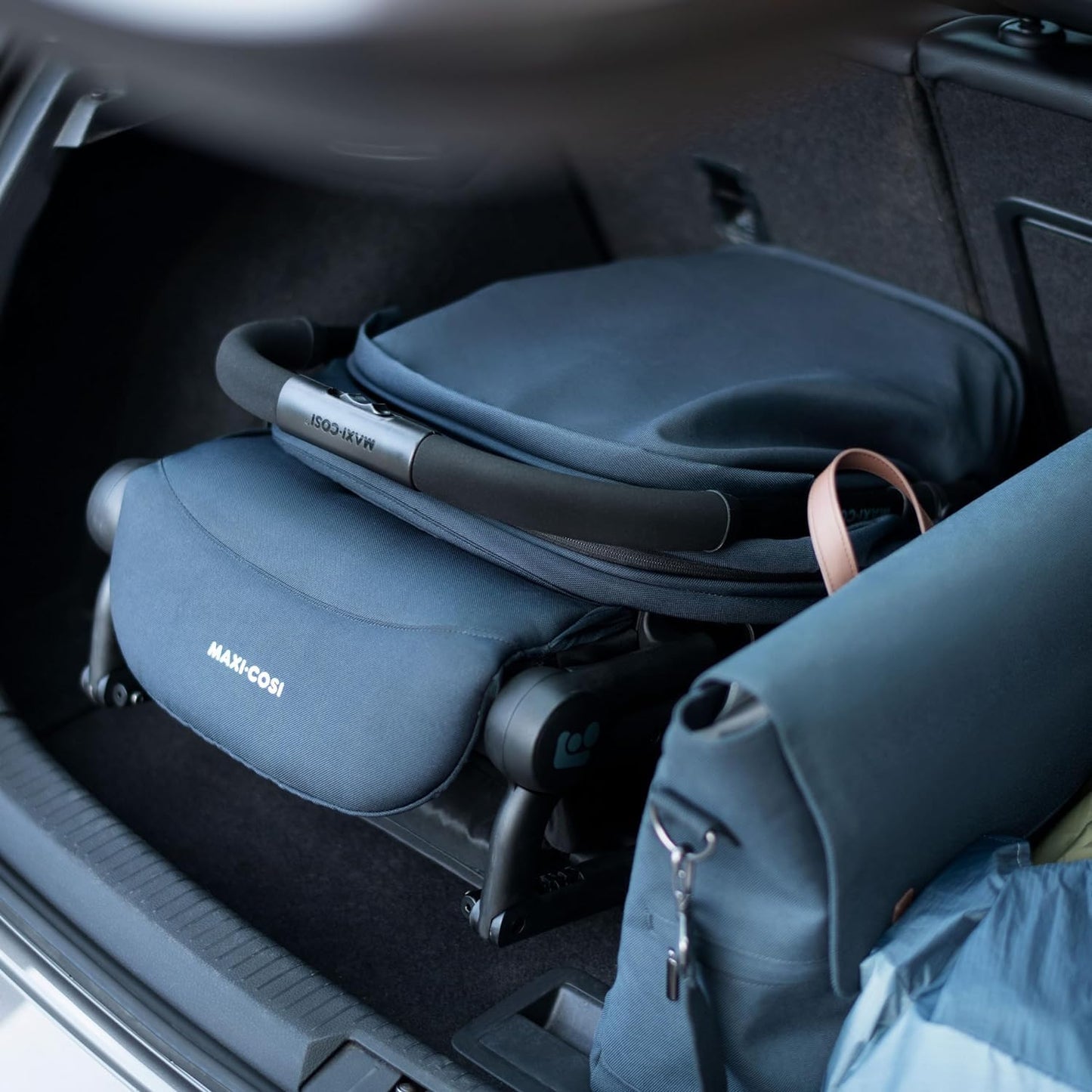 Ultra Lightweight Compact Pushchair with Automatic Fold & Lie-Flat Seat - Graphite