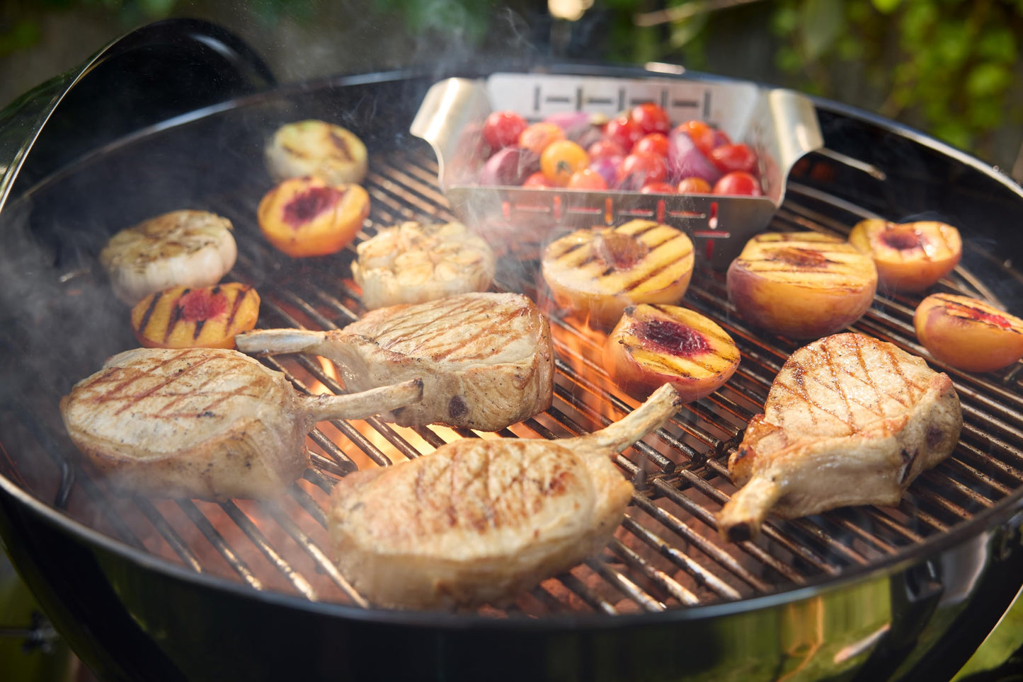 57cm Premium Charcoal Kettle Barbecue with Stand & Wheels